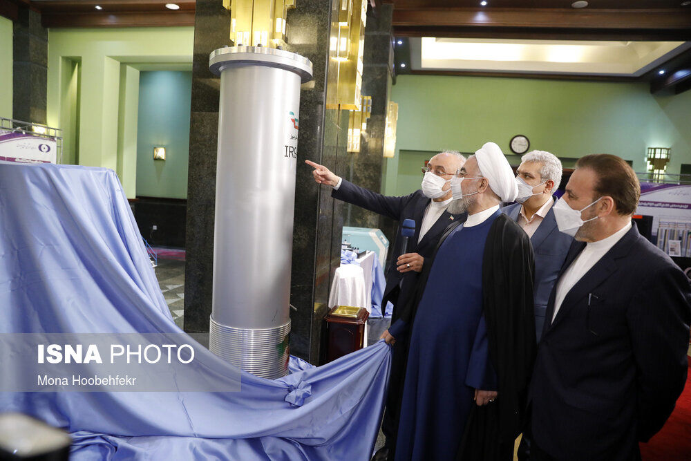 تصاویر: رونمایی روحانی از ابر سانتریفیوژ بومی IR-۹