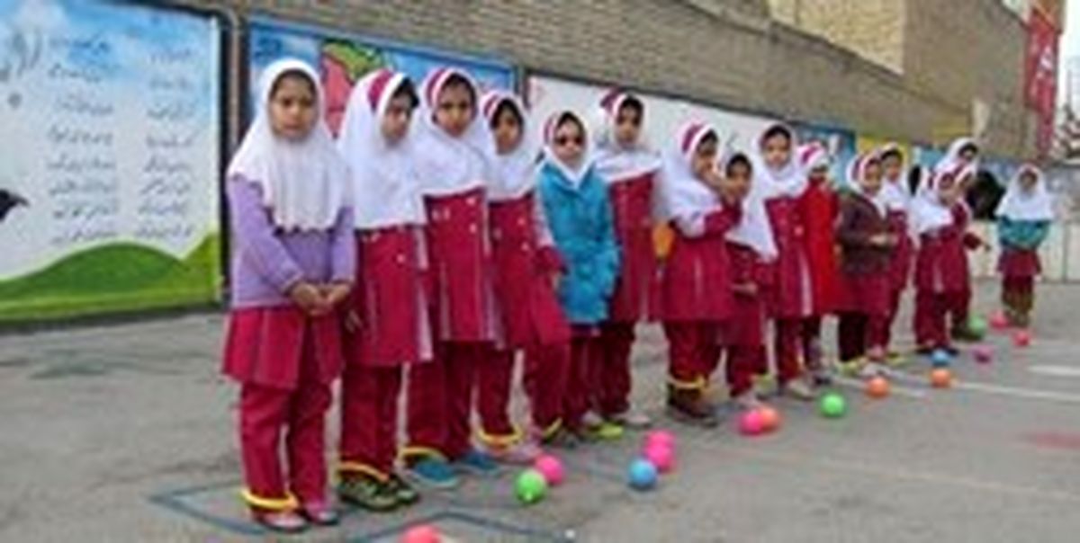 بطحایی: شادی و پویایی در مدارس کم است