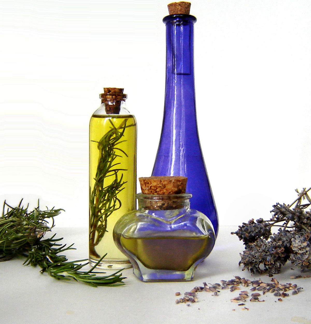 با روغن زیتون یک عطر خوشبو بسازید