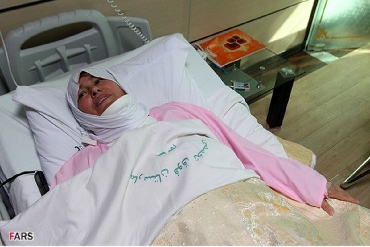 عکس/ راوی رمان «دا» در بیمارستان