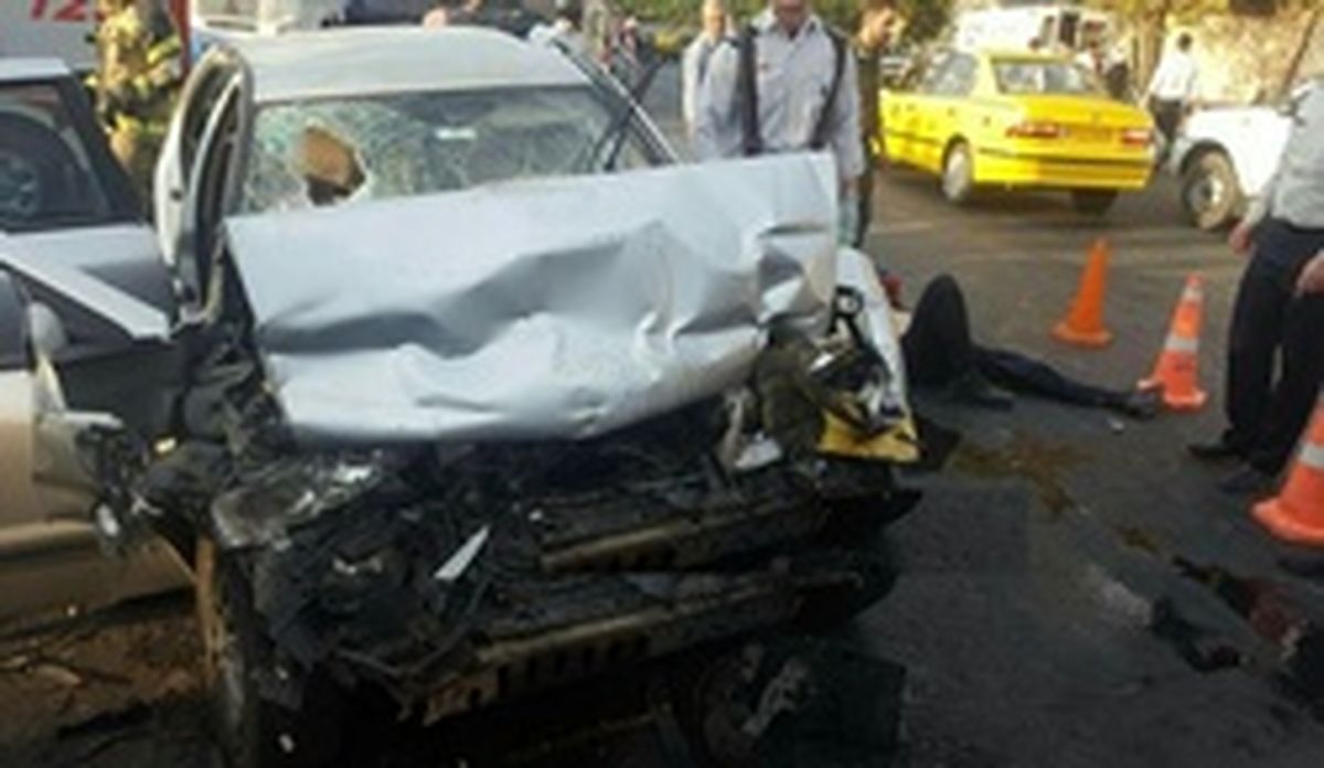 تصادف مینی بوس با تریلی در مشهد