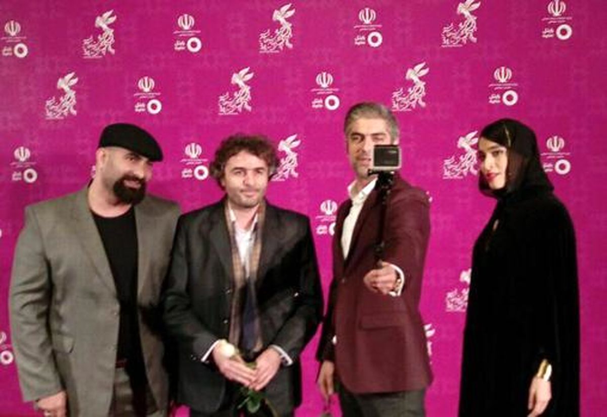 عکس: سلفی بازیگران روی فرش قرمز جشنواره