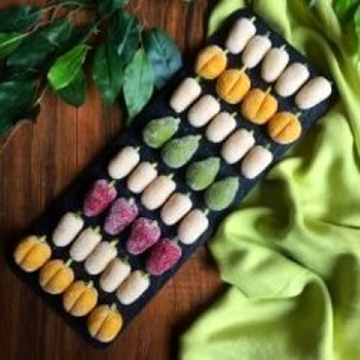 دستور پخت شیرینی توت در طعم‌های مختلف