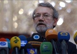 لاریجانی: کمر تروریست‌ها شکسته شد