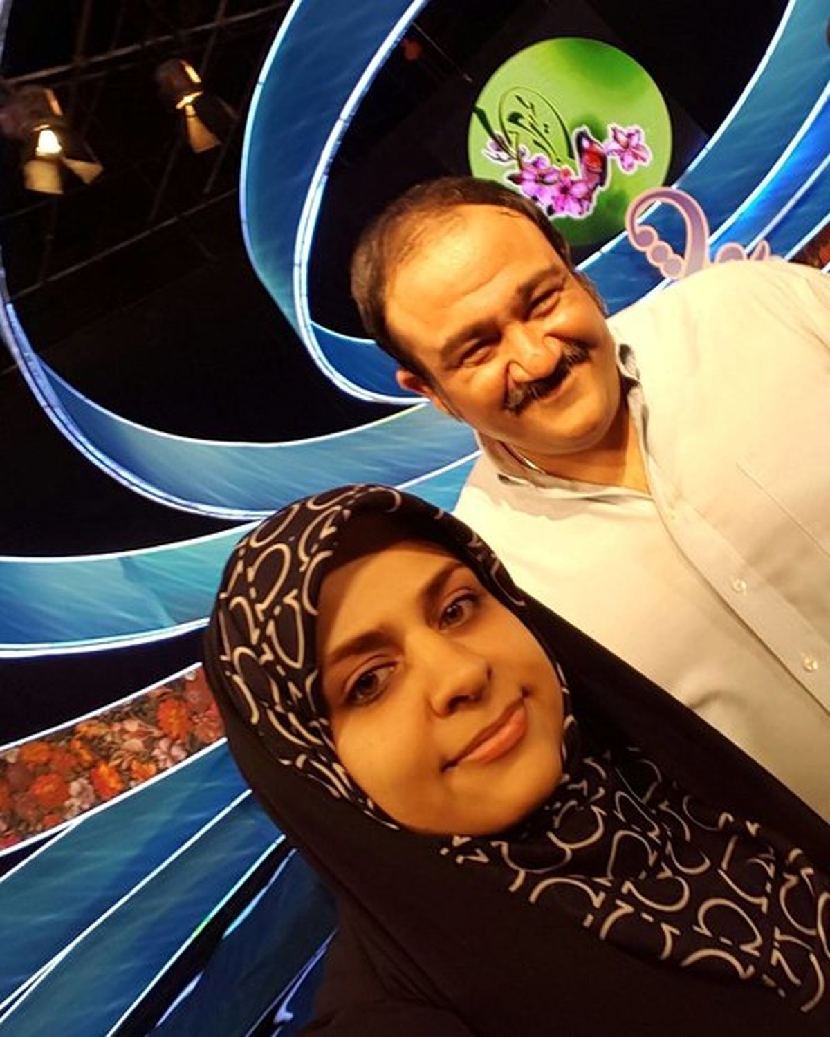 عکس: سلفی مهران غفوریان با خواهرش