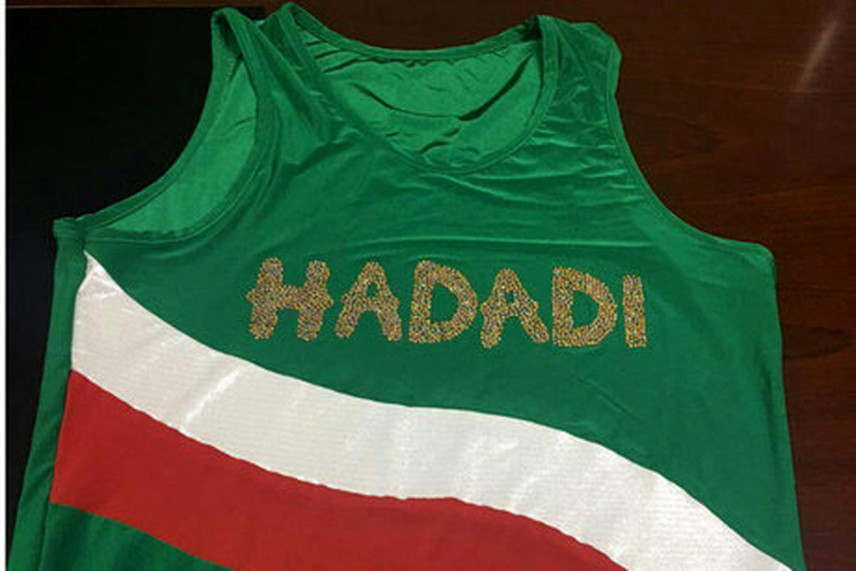 اهدای لباس ویژه رییس فدراسیون به حدادی! +عکس