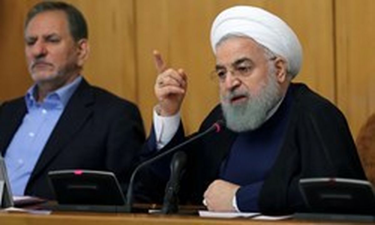 روحانی: عملکرد وزارت اقتصاد قابل قبول است