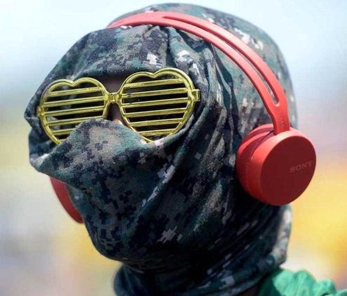 عکس: اقدام پیشگیرانه مرد هندی به دلیل ترس از کرونا