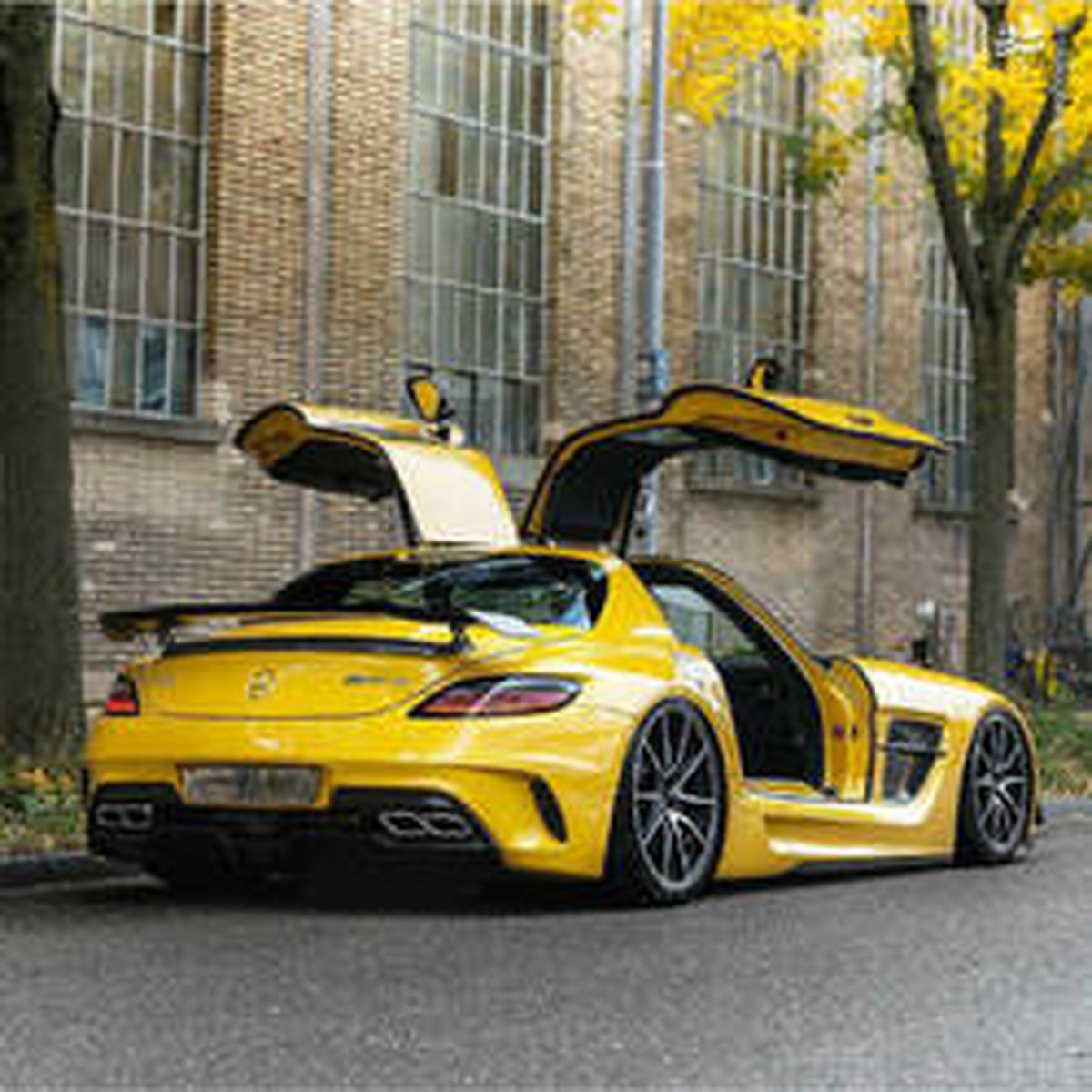 عکس: خودروی ۱۰ میلیارد تومانی در ایران