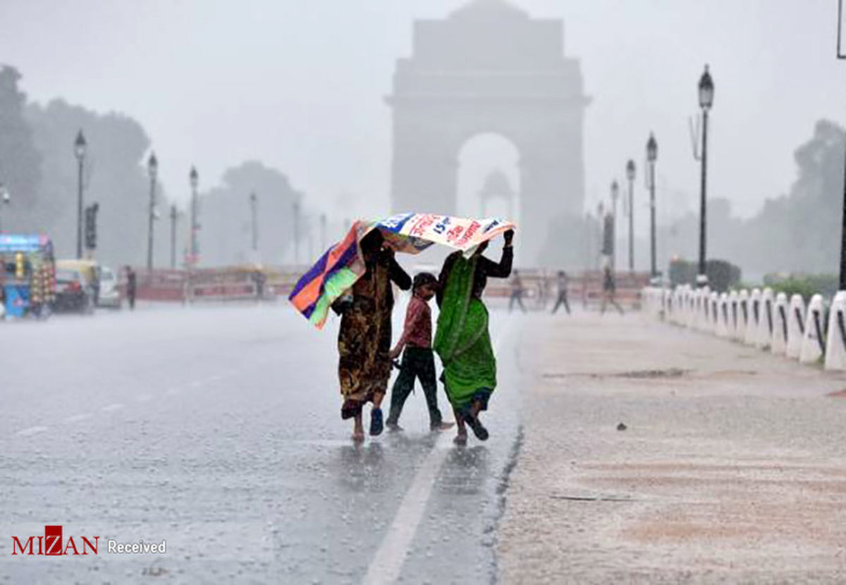 تصاویر: باران‌های شدید موسمی در هند