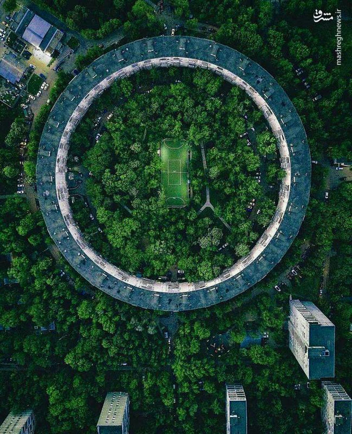 عکس: زمین فوتبال خارق‌العاده در مسکو روسیه