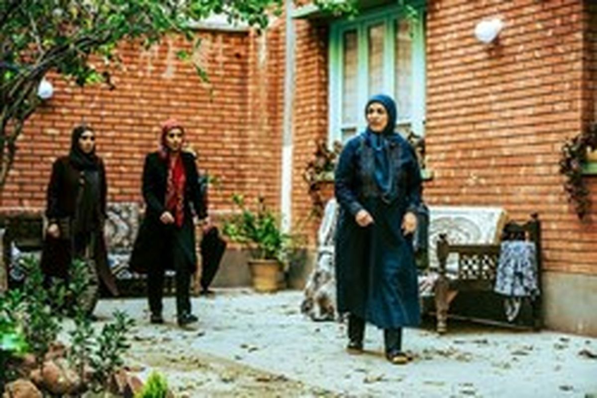 آنتن‌ نمایشی‌ سیما تکان‌ می‌خورد