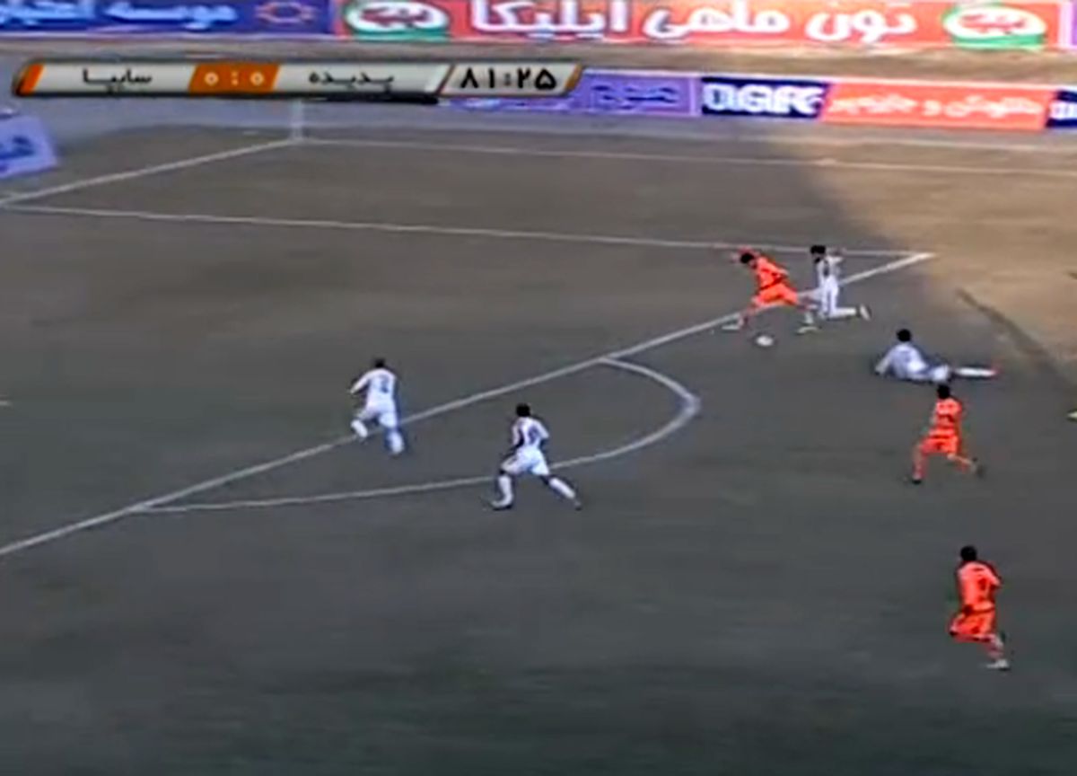 اشتباه سرنوشت ساز داوری در بازی سایپا - پدیده +عکس