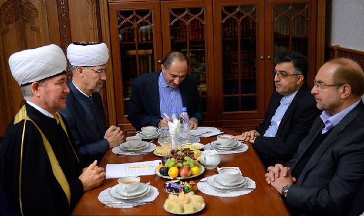 دکتر قالیباف: مسلمانان روس باید صلح دوستی اسلام را به مردم نشان دهند/شیخ‌راویل عین‌الدین:گرم‌ترین سلام‌های من را به آیت‌الله خامنه‌ای برسانید