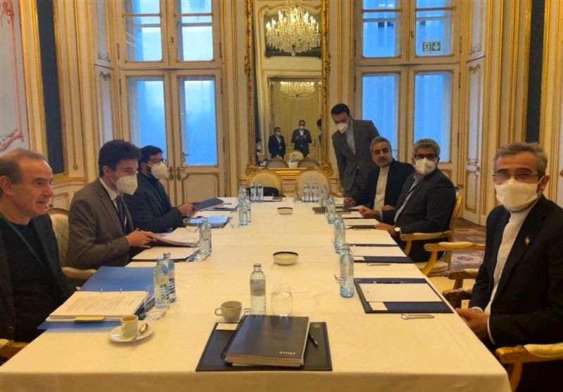 رایزنی باقری و مورا در موارد اختلافی