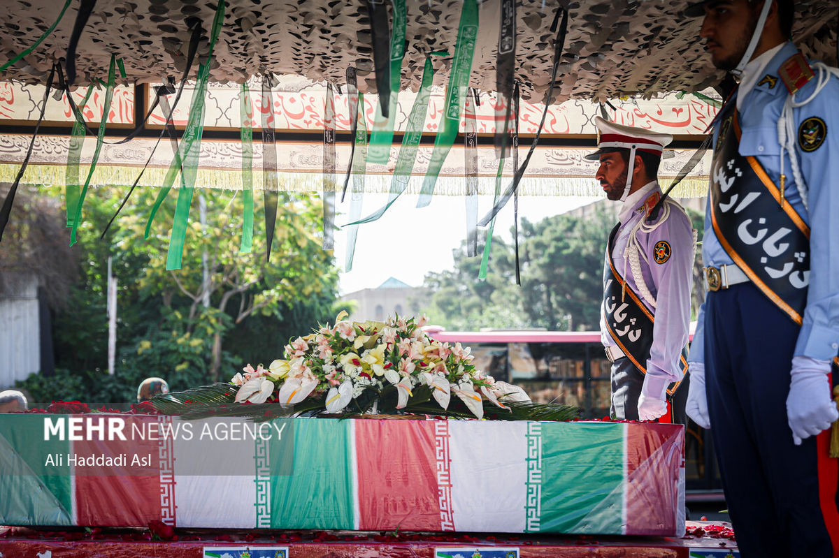 استقبال از پیکر ۹ شهید گمنام دفاع مقدس در یزد
