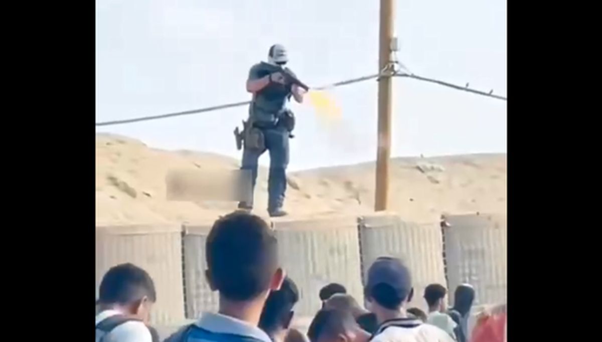 ویدئو لحظه شلیک مأمور آمریکایی به مردم غزه در صف دریافت کمک‌های بشردوستانه