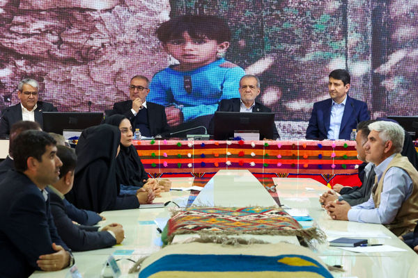 پزشکیان: اگر با هم باشیم کسی نمی‌تواند ما را تهدید به تسلیم کند