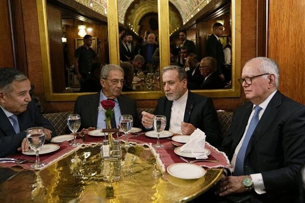 آنچه در دیدار عراقچی با وزرای خارجه پیشین مصر در رستوران «نجیب محفوظ» گذشت؟