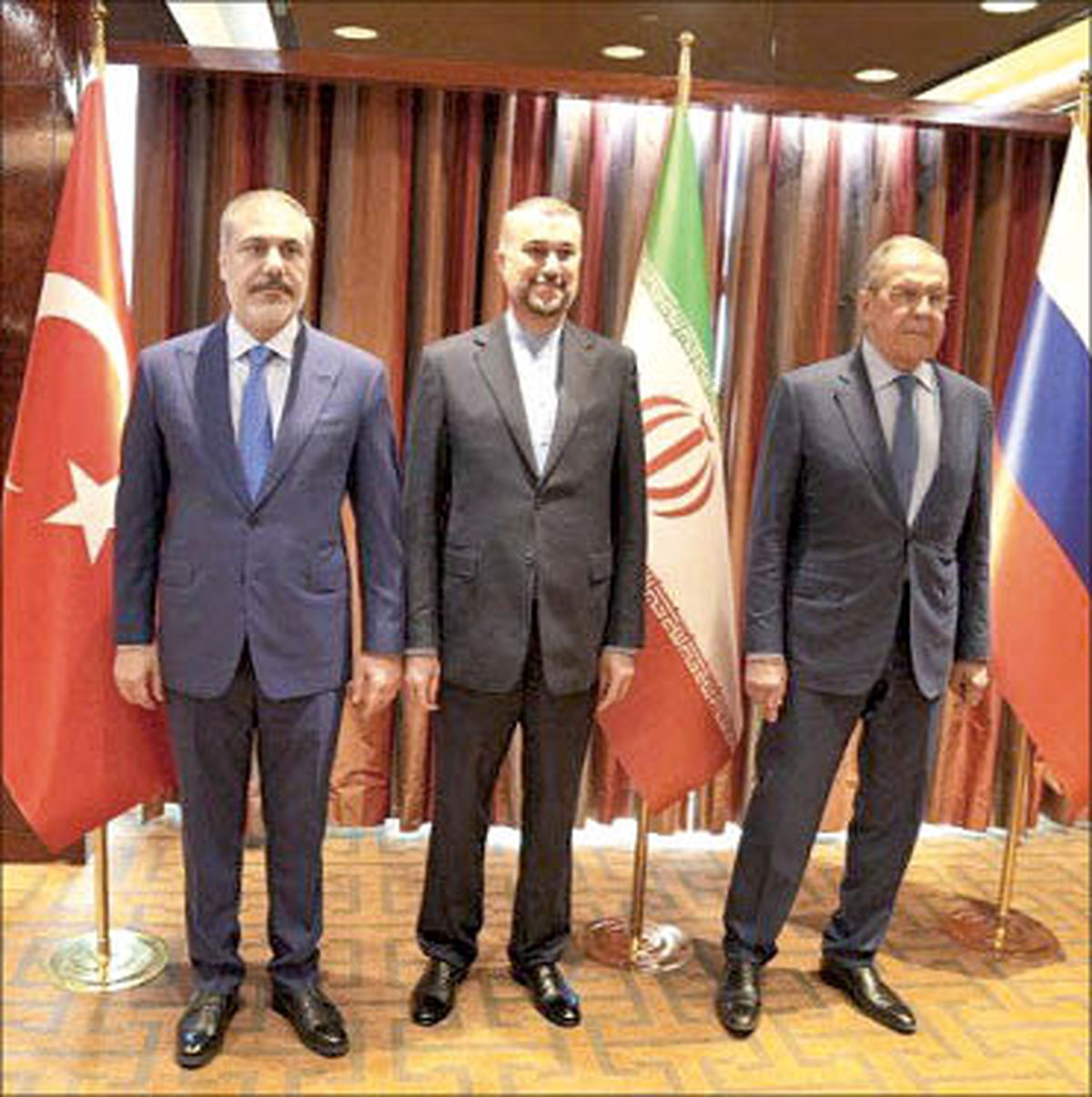 طرح سلطان عمان، همچنان روی میز