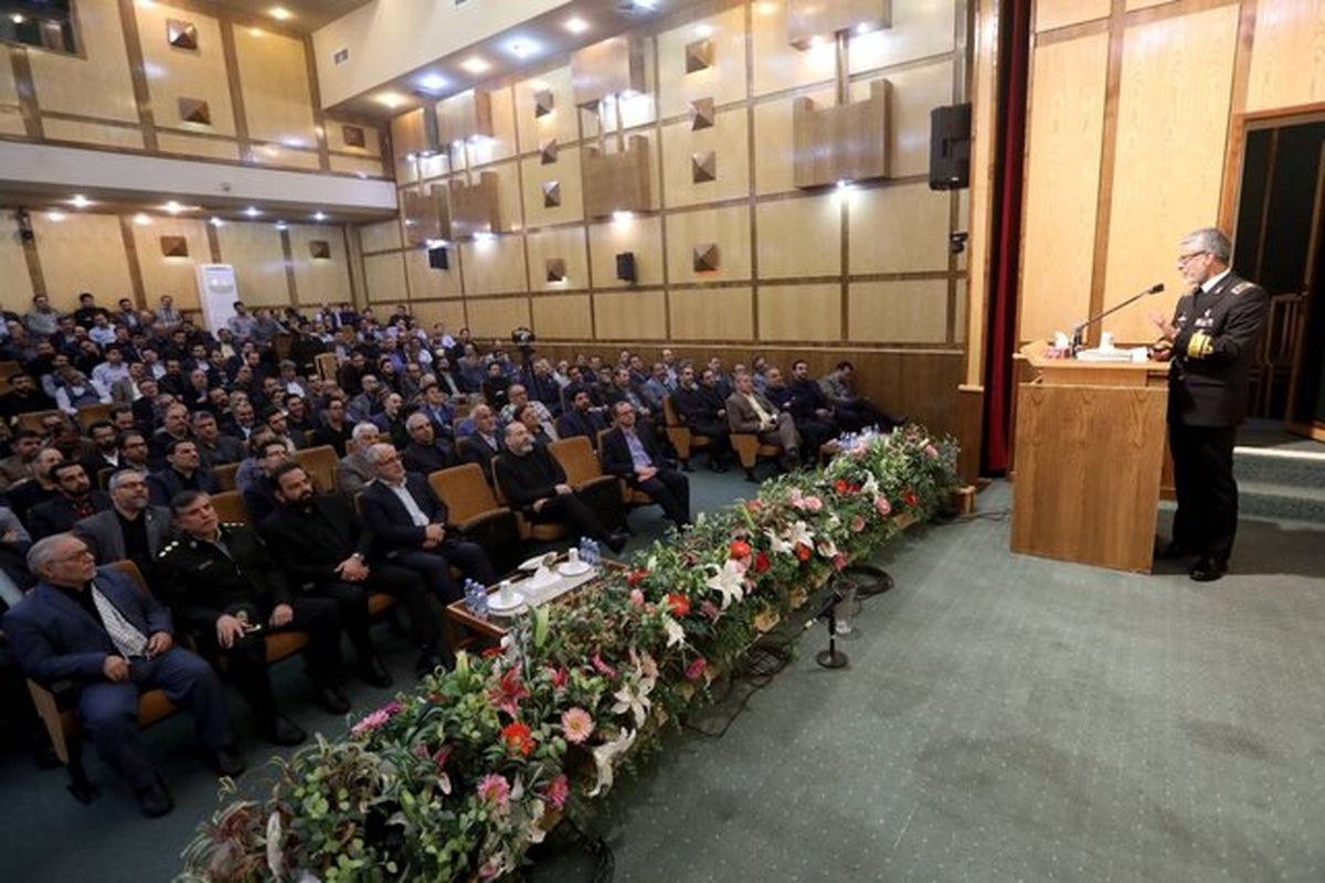 امیردریادار سیاری:  در عملیات «طوفان الاقصی»، ناکارآمدی فناوری های رژیم صهیونسیتی آشکار شد