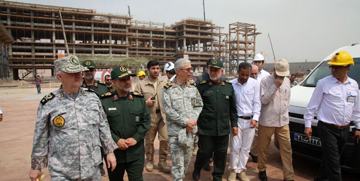 بازدید سرلشکر باقری از پتروپالایشگاه مهر خلیج فارس