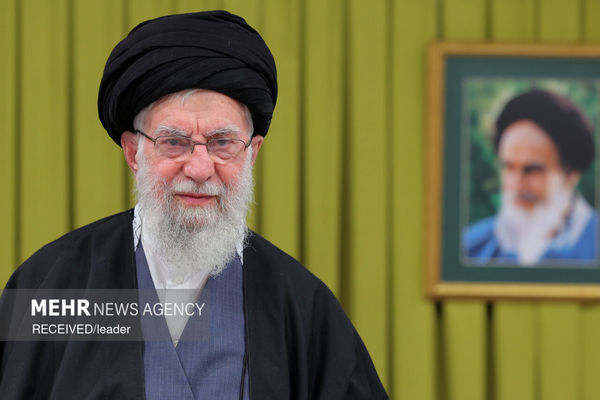 تصاویر: پیام رهبر انقلاب بمناسبت حماسه آفرینی ملت ایران در راهپیمایی ۲۲ بهمن