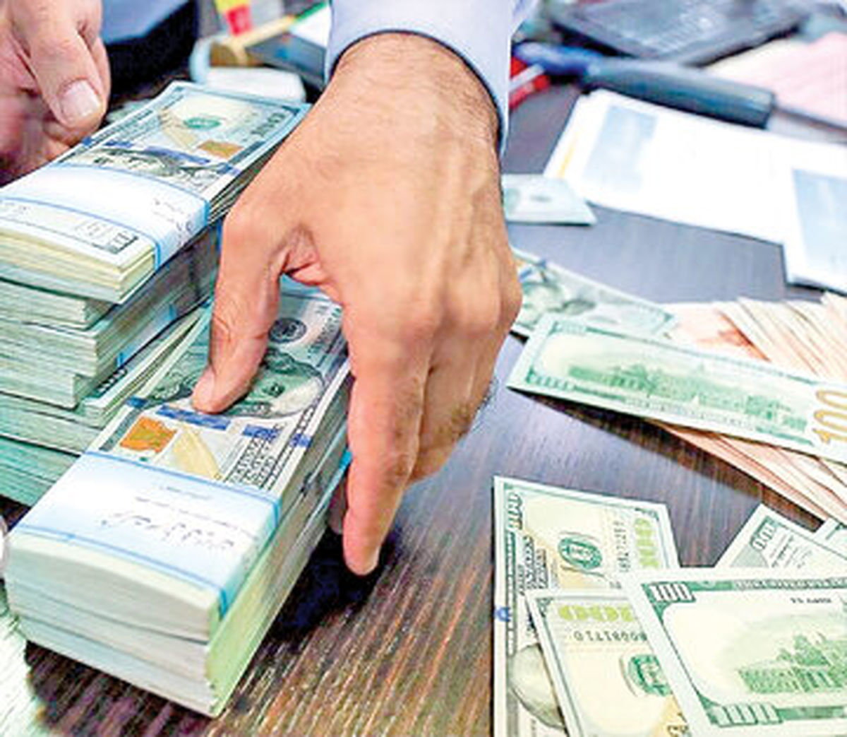 افزایش همزمان قیمت دلار و درهم | شمارش معکوس برای رکورد جدید دلار؟ 