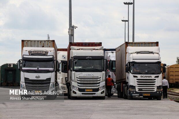 توزیع لاستیک دولتی و روغن برای این رانندگان |  برای خرید لاستیک دولتی به این آدرس مراجعه کنید