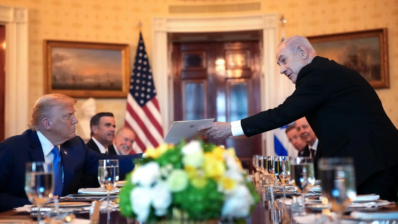 بورل: یک جنایتکار جنگی تأمین‌کننده تسلیحات خود را نامزد جایزه صلح نوبل کرد!