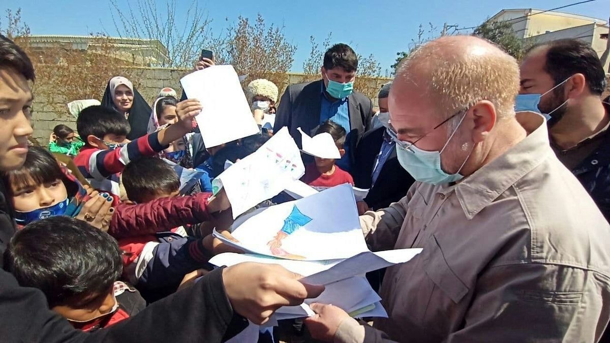 قالیباف در خانه کودک منطقه سیل زده آق قلا +عکس