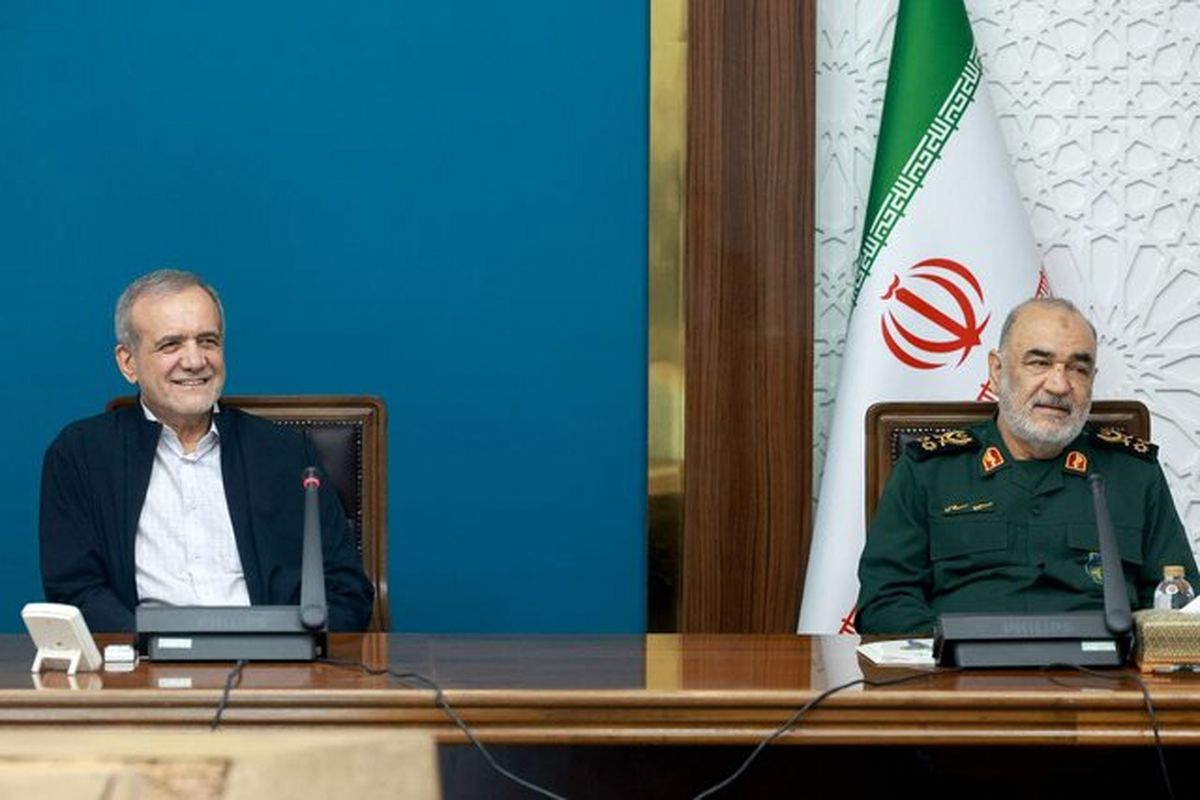 پزشکیان: تجمیع ظرفیتهای دولت و بسیج، زمینهساز تحولی عمیق در شیوه خدمترسانی خواهد بود