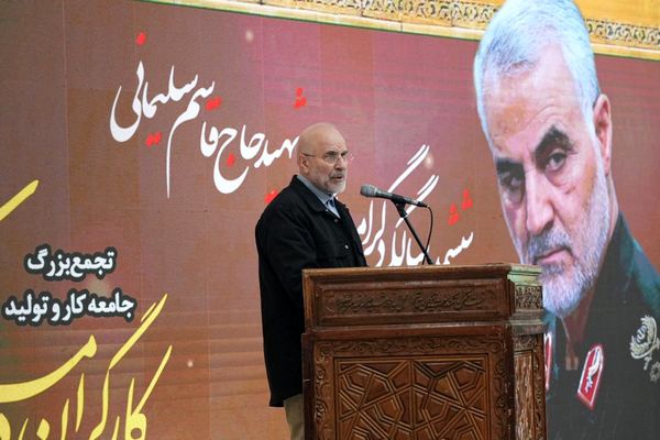 قالیباف: در میدان بودن فقط اسلحه به دست گرفتن نیست / ارز ترجیحی از بودجه حذف نشده است