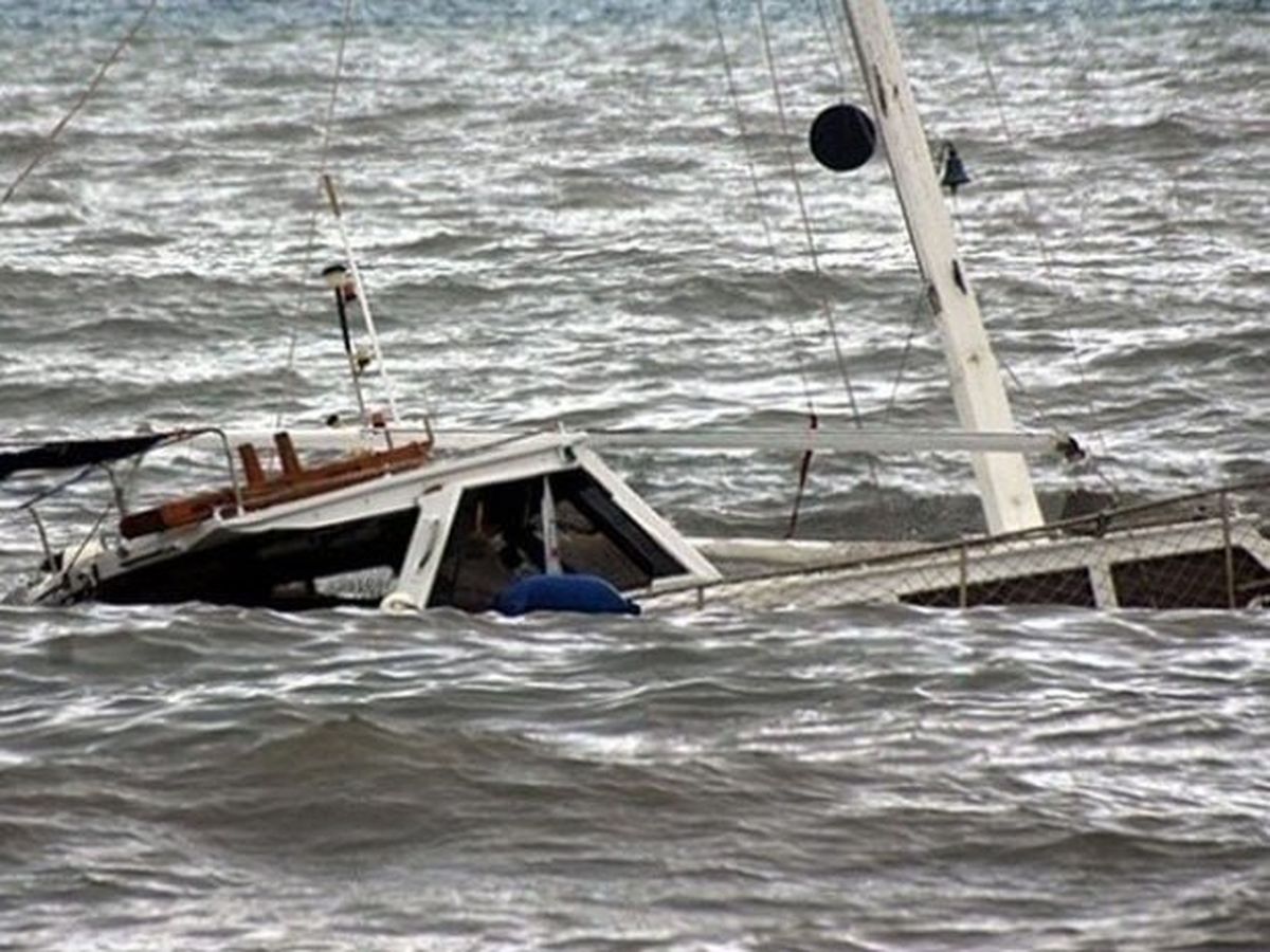 حادثه دریایی در اطراف‌ آب‌های لارک