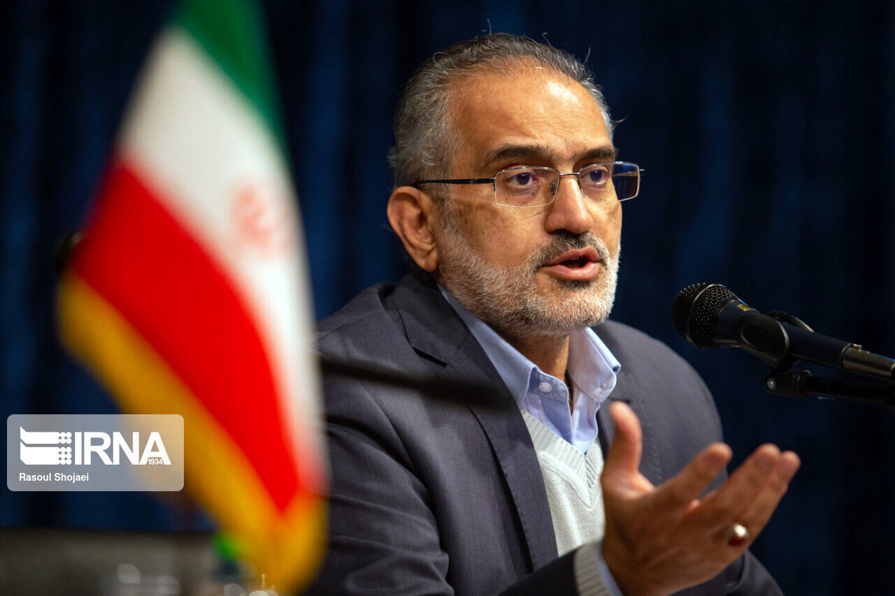 حسینی:  دولت و مجلس با کمک هم می‌توانند منشا تحول اساسی در عرصه های گوناگون باشند