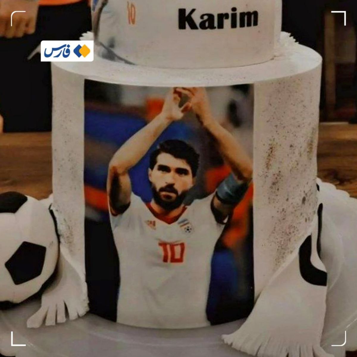 کوبیدن کیک تولد به صورت کریم انصاری‌فرد دردسرساز شد +عکس