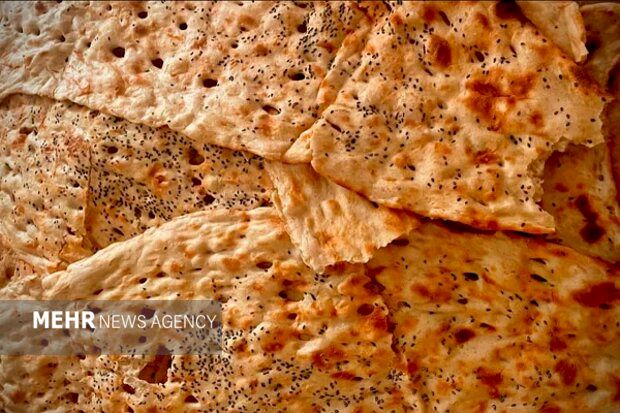 نان تک‌نرخی می‌شود؟ | اصناف خواستار حذف یارانه آرد و پرداخت مستقیم به مردم