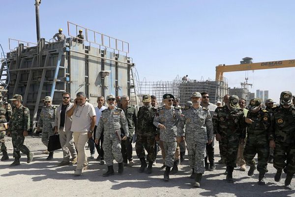 بازدید فرمانده کل ارتش از روند احداث دیوار مرزی 