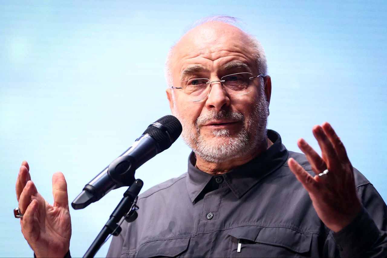 قالیباف: رهبر انقلاب مانند سال ۵۹ در قرارگاه فرماندهی جنگ حضور داشتند