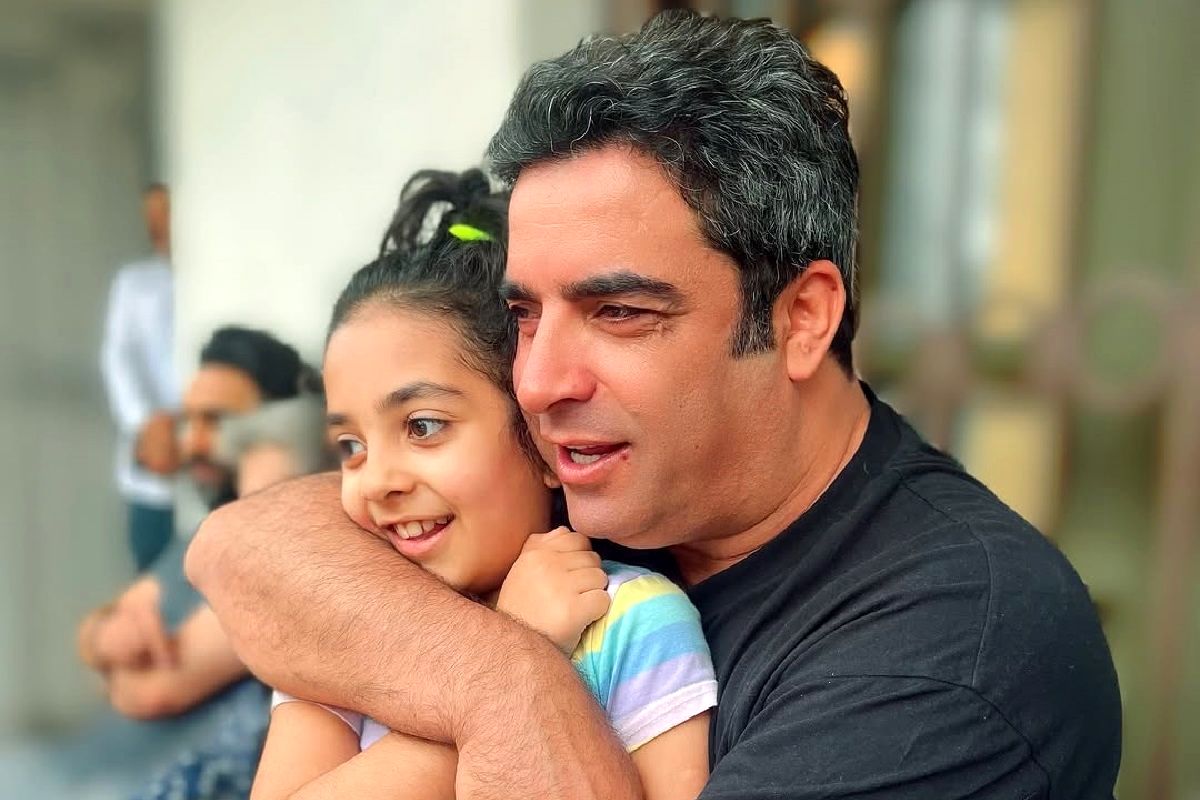 ماشالله! سفره مفصل و خانه لوکس پدری منوچهر هادی | عکس وایرالی از خانه پدری همسر سابق یکتا ناصر +عکس