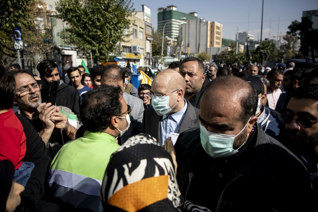 تصاویر: حضور قالیباف در راهپیمایی  و نماز جمعه امروز سیزدهم آبان در تهران