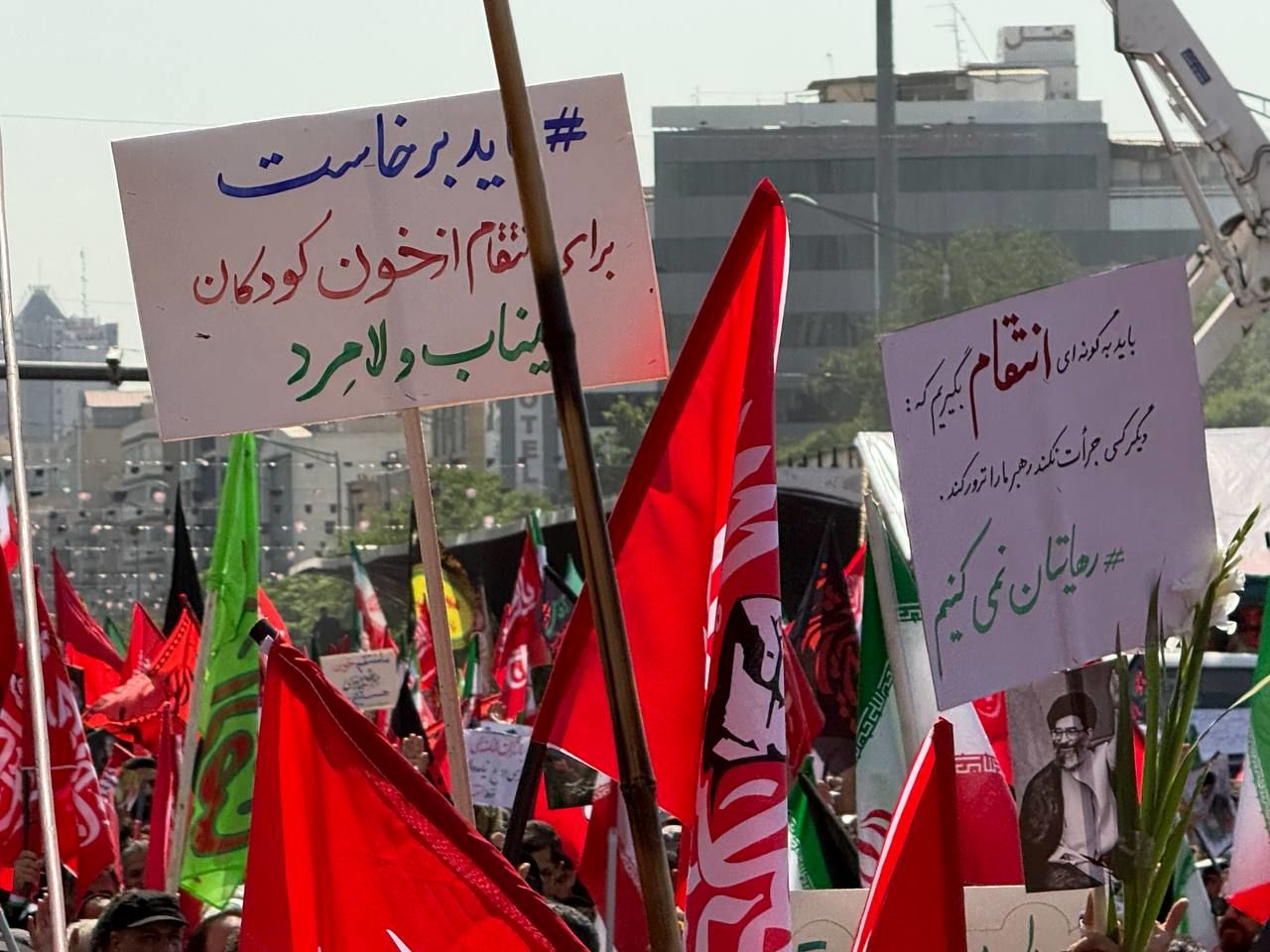 گزارش ویدئویی راشاتودی از حضور میلیون‌ها سوگوار در مراسم تشیییع امام شهید