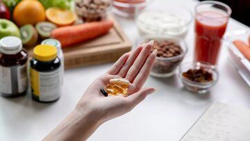 زنان بالای ۵۰ سال بخوانند: مکملهای مفید دیروز، مضر امروز!