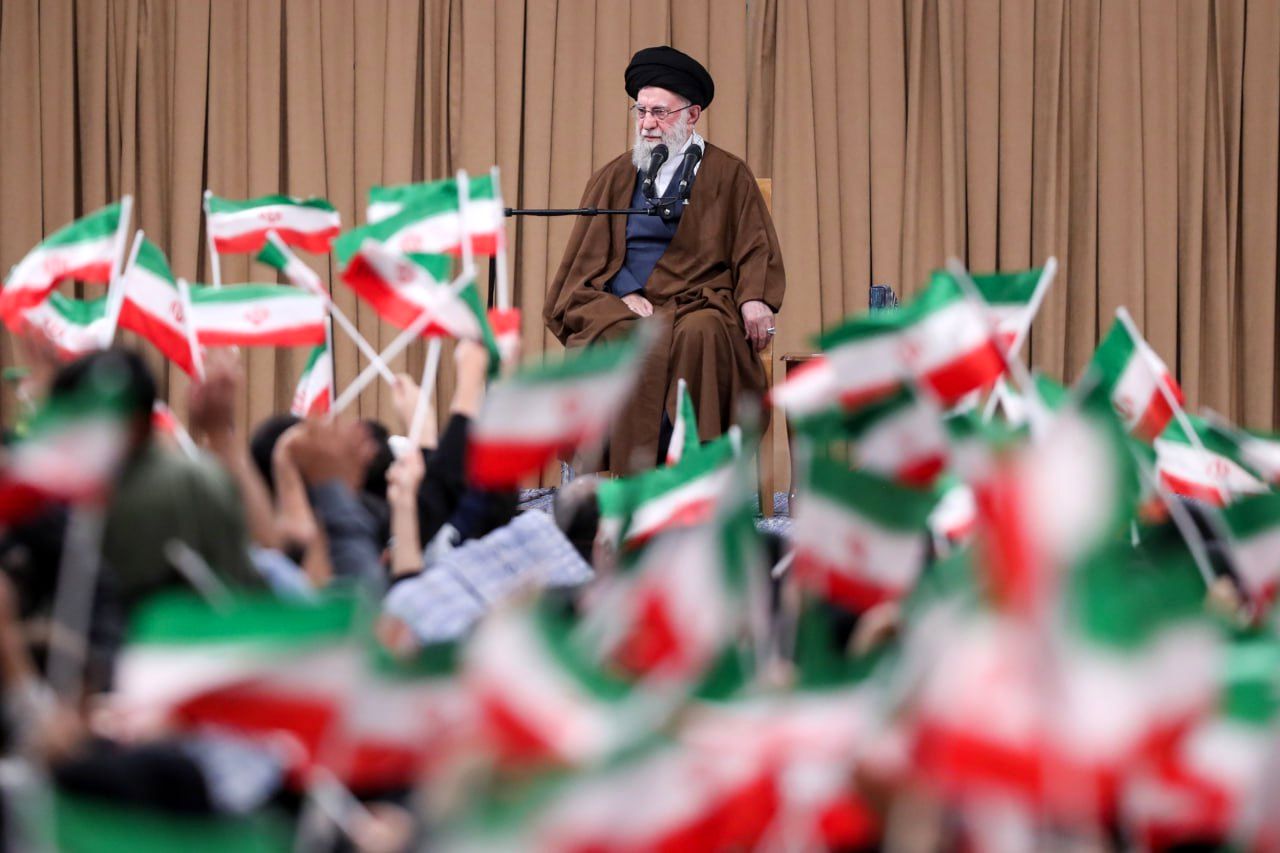 رهبر انقلاب: اختلاف جمهوری اسلامی و آمریکا یک اختلاف ذاتی است