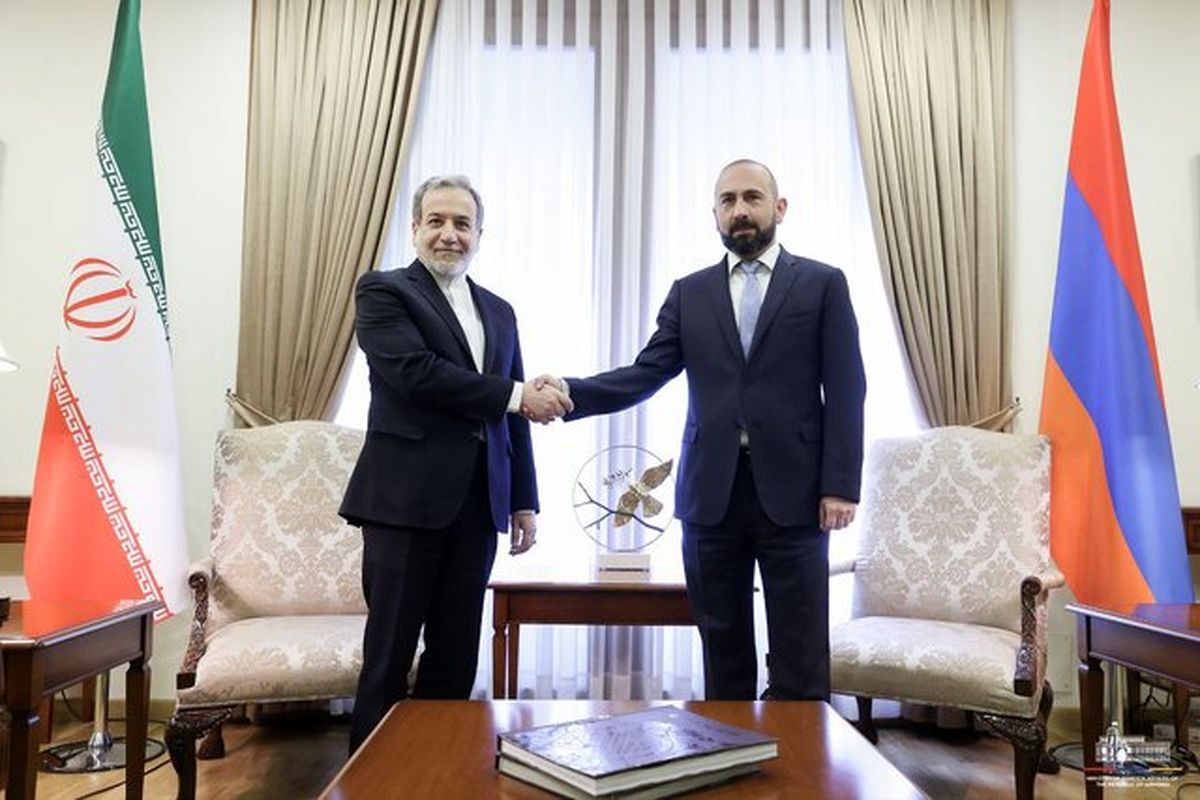 تماس تلفنی مهم عراقچی با دیپلمات ارمنستانی