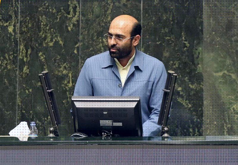  بیگی نژاد: قیمت دلار با حضور همتی و دوستانش به ۳۰۰ هزار تومان هم می‌رسید