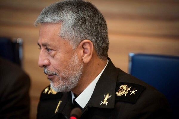 دریادار سیاری: آمادگی داریم در مقابل هر دشمنی بایستیم