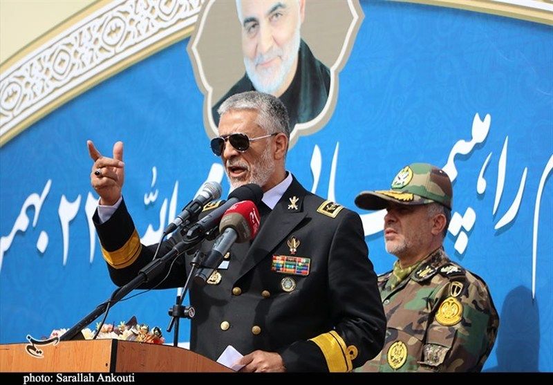 امیر دریادار سیاری: گوش به فرمان رهبری هستیم
