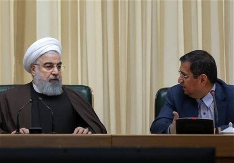 همتی: دو روز است در بانک مرکزی نیستم