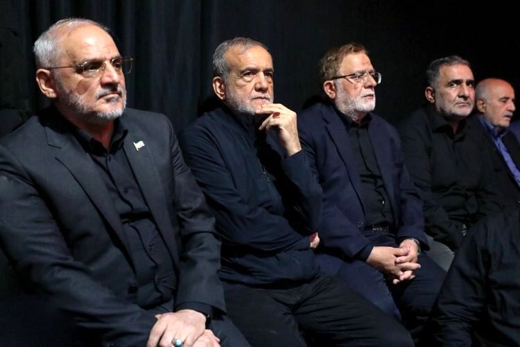 پزشکیان: مردم باید با افکار و دیدگاه‌های افرادی مثل شهید باقری آشنا شوند